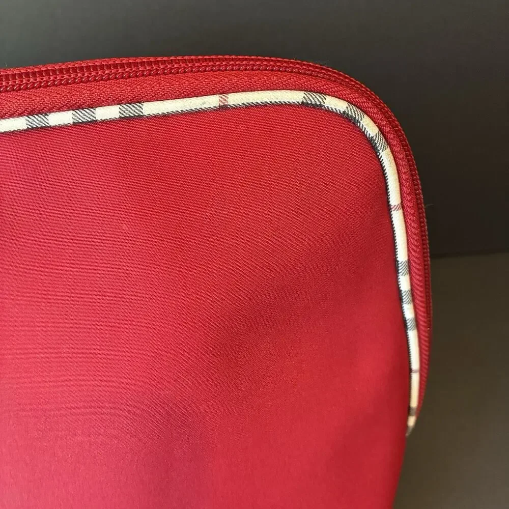 Burberry Fragrance Zip Plaid Detail Makeup/Cosmetic Bag Burgundy
